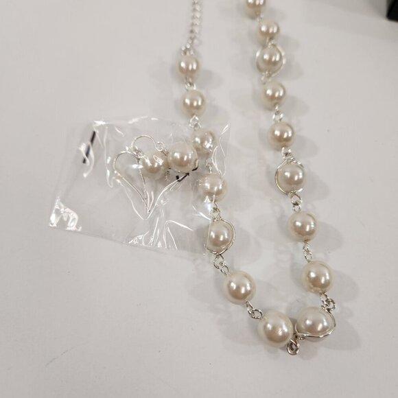 Avon Pearlesque Jewelry Bundle Twining, Elegant, Sweet NEW - Picture 4 of 11